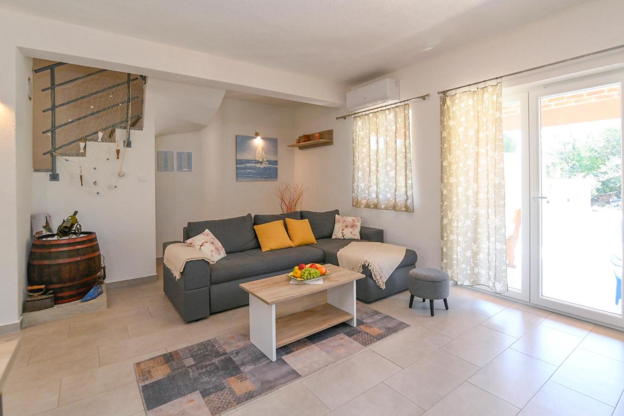 Vacation House Ulika Gabonjin Bagian luar foto