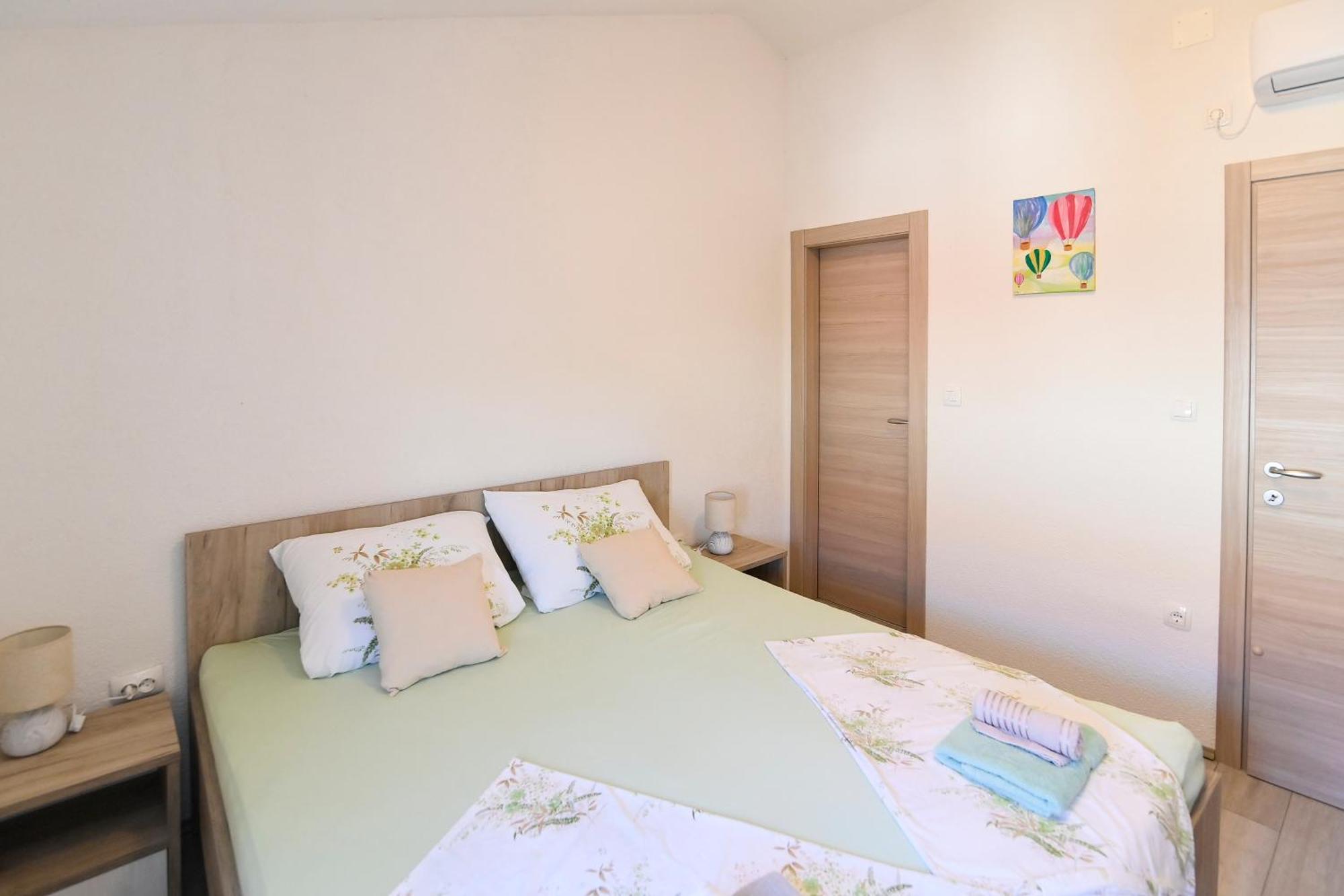 Vacation House Ulika Gabonjin Bagian luar foto