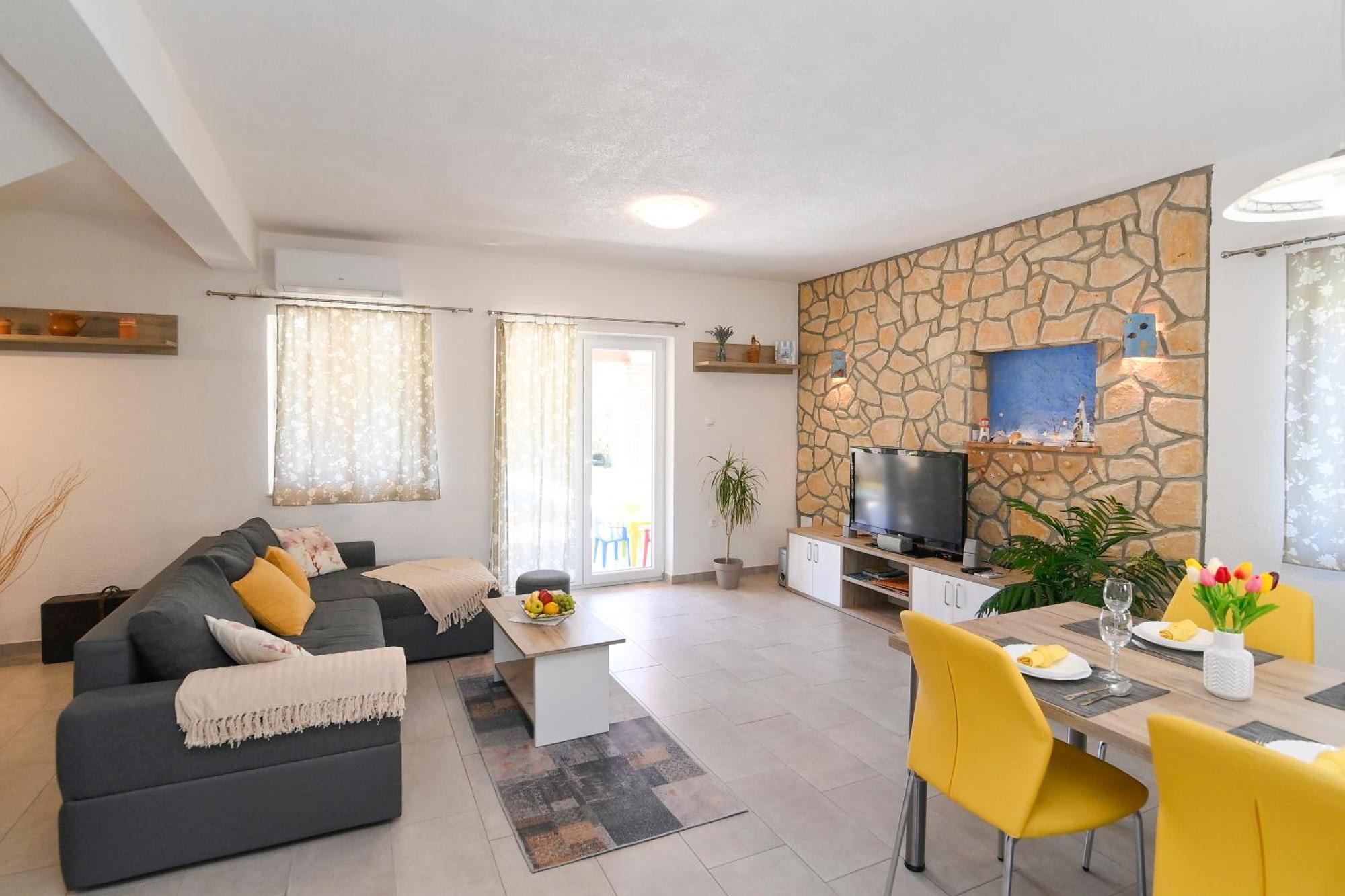 Vacation House Ulika Gabonjin Bagian luar foto