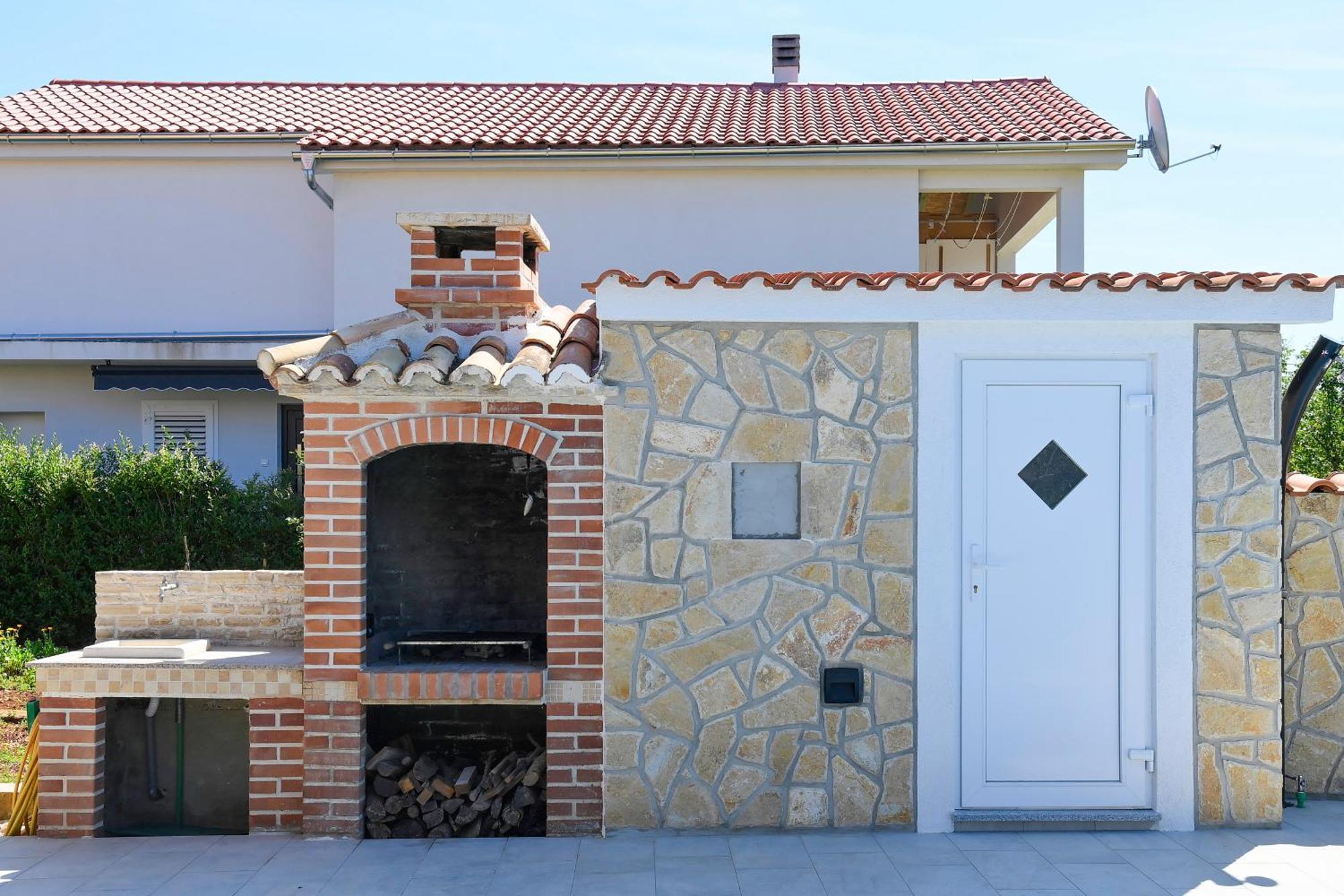 Vacation House Ulika Gabonjin Bagian luar foto