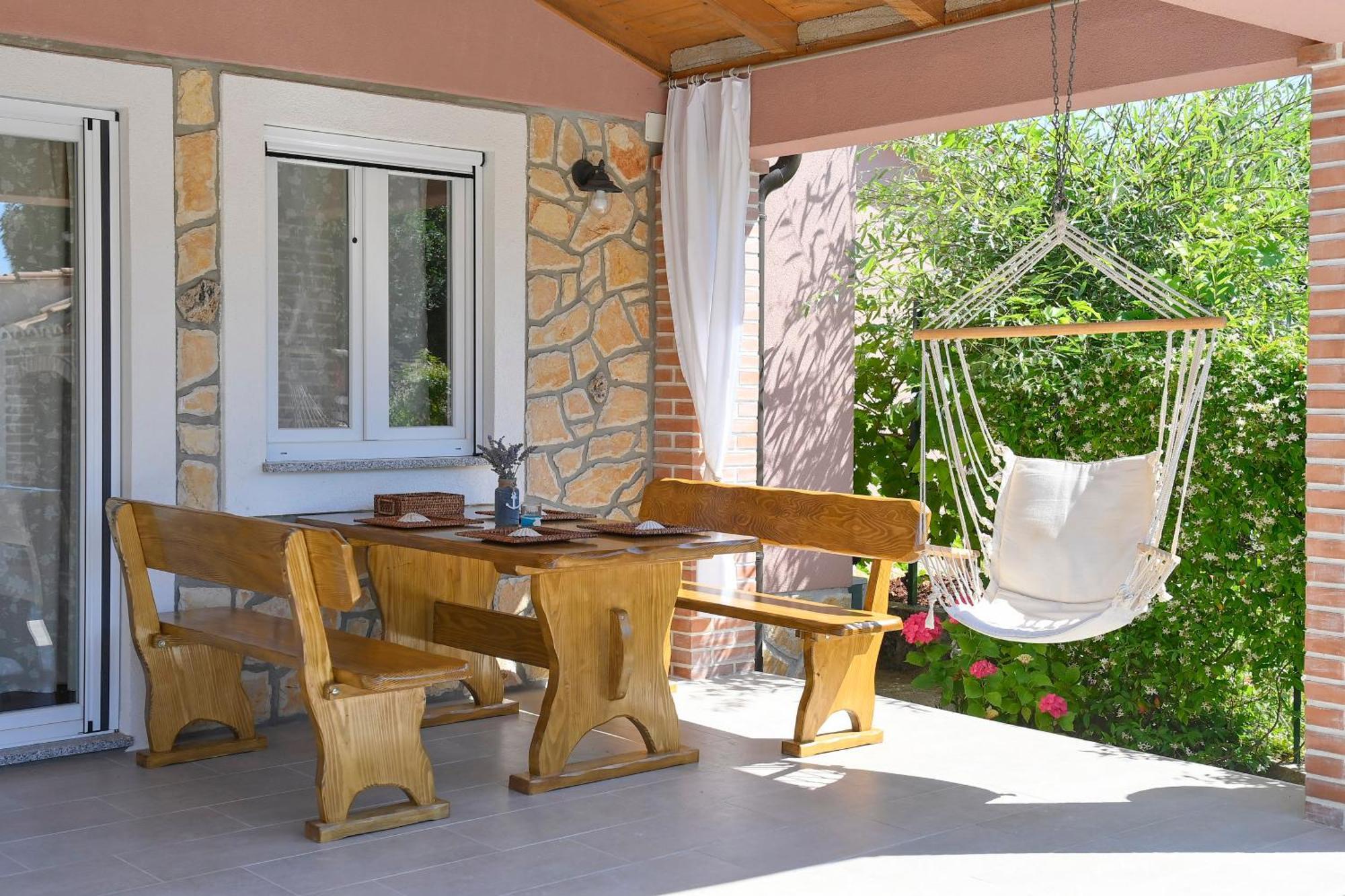 Vacation House Ulika Gabonjin Bagian luar foto