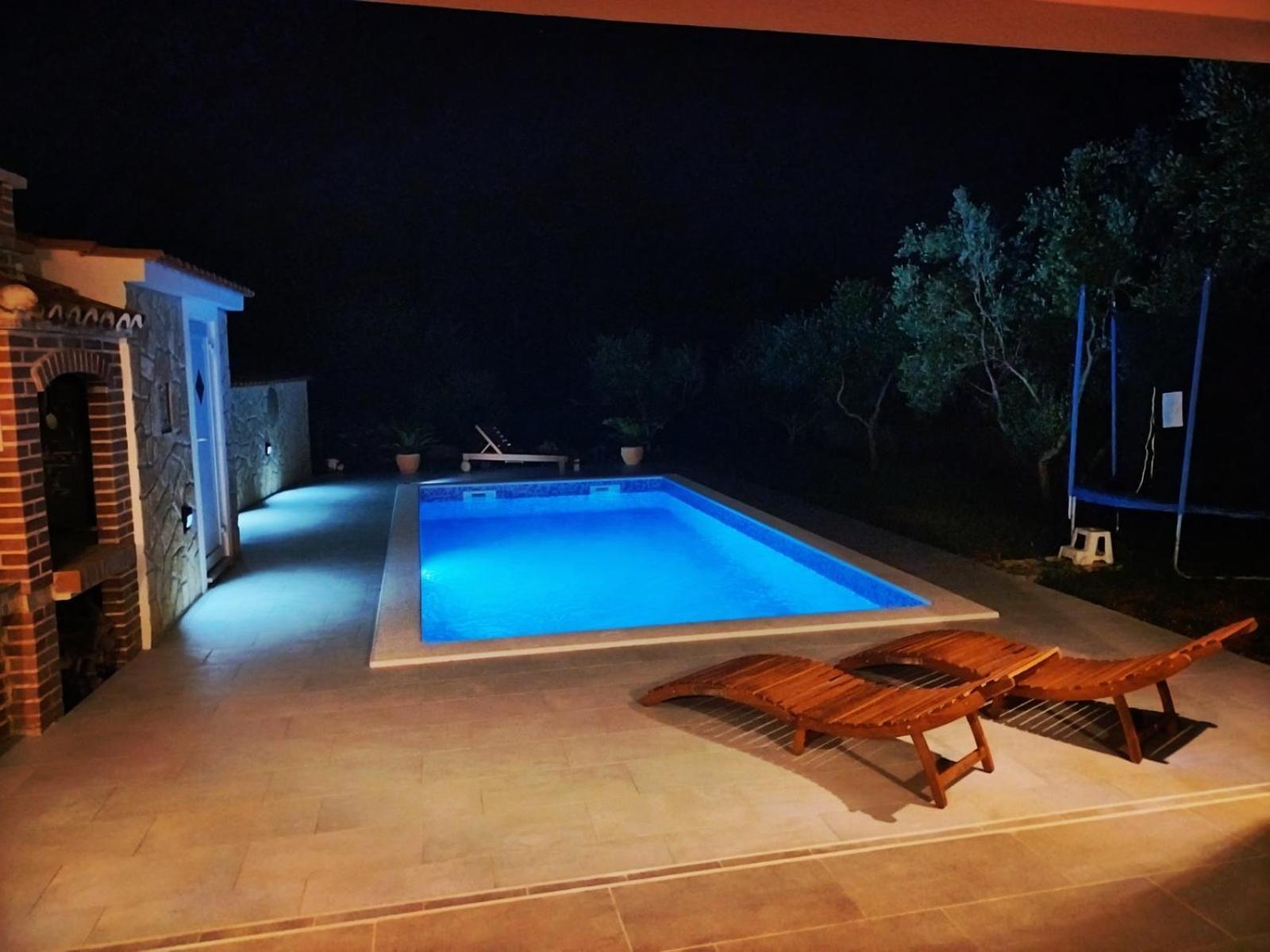 Vacation House Ulika Gabonjin Bagian luar foto