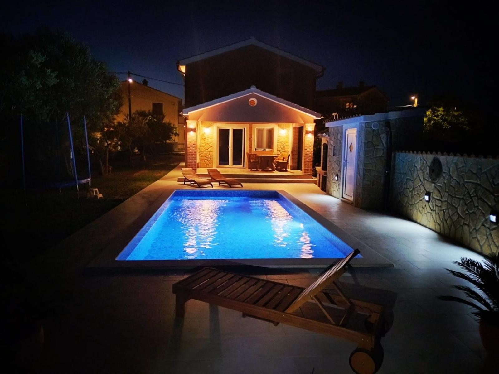 Vacation House Ulika Gabonjin Bagian luar foto