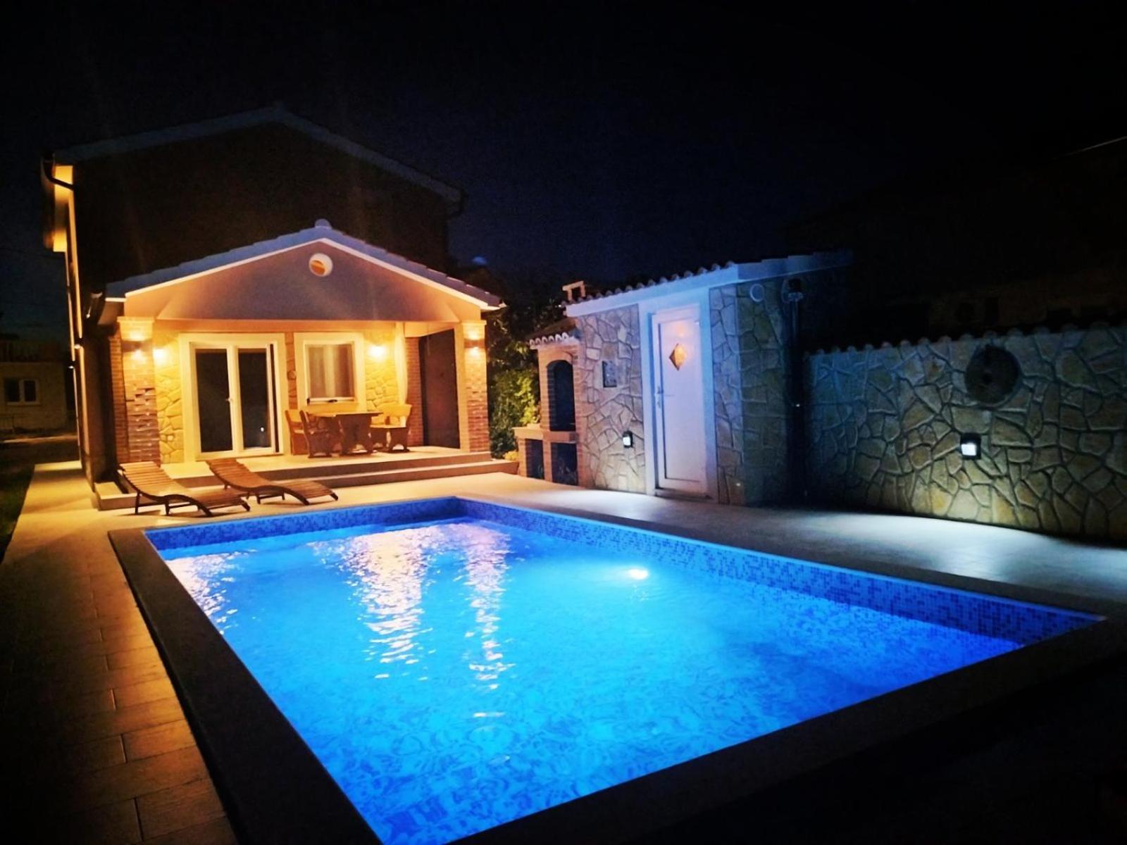 Vacation House Ulika Gabonjin Bagian luar foto